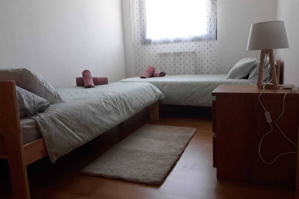 Entire apartment, Apartment Ainsa ... in Aínsa, Spanish Pyrenees
