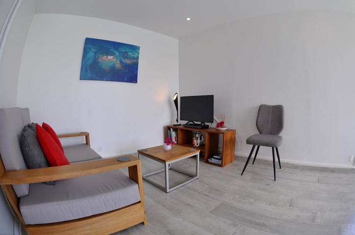 Gîte pour 2 personnes, avec jardin ainsi que vue et piscine dans Plage de Saint-Félix - 3