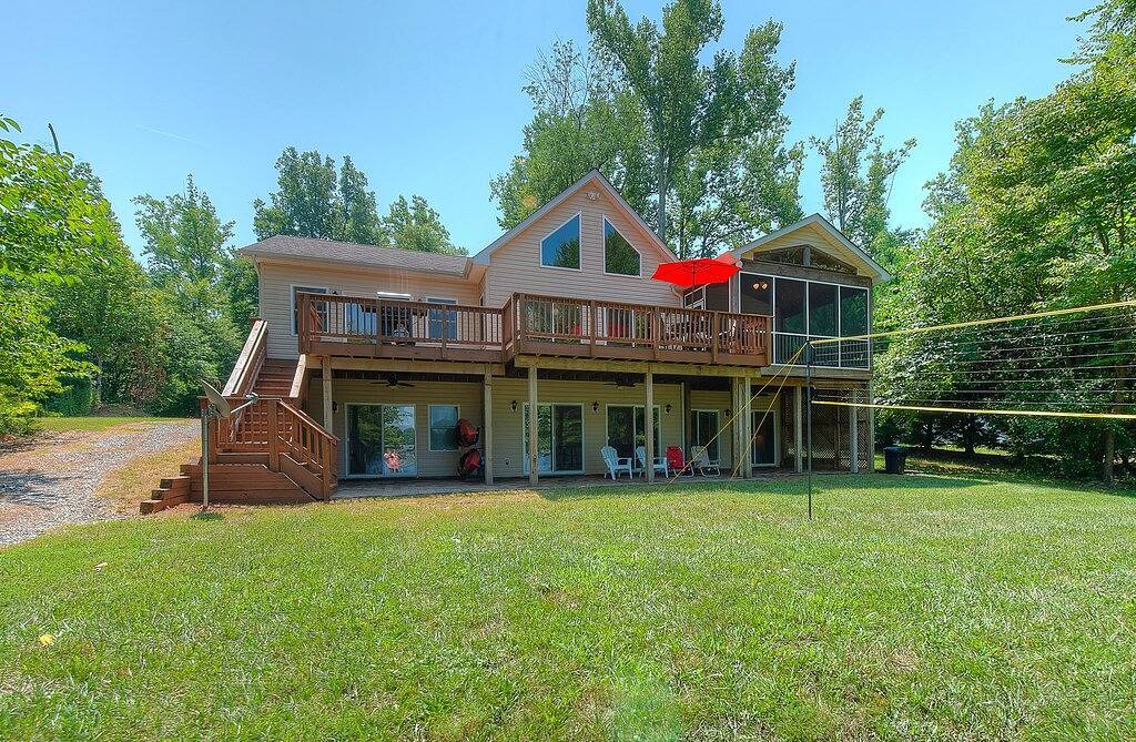 Vacation House for 10 Guests in Lake Anna, Louisa County