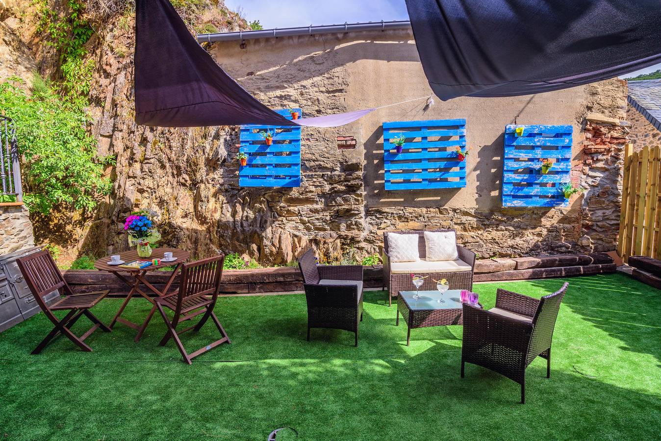 Casa 'Aguas Frías 3' con vistas a la montaña, jardín privado y Wi-Fi in La Omañuela, Riello