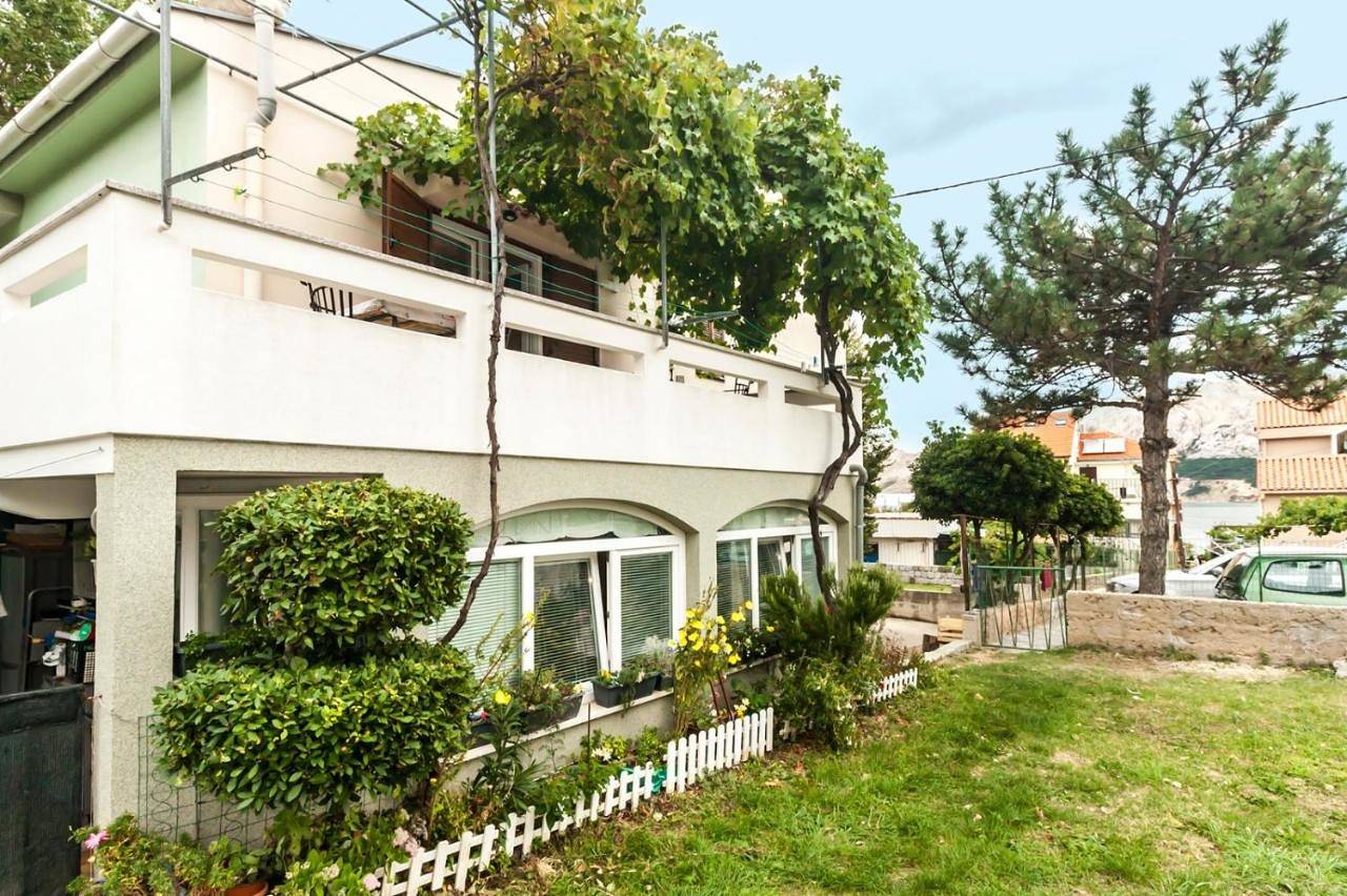 Double Room with Private Bathroom in Vela plaža, Baska