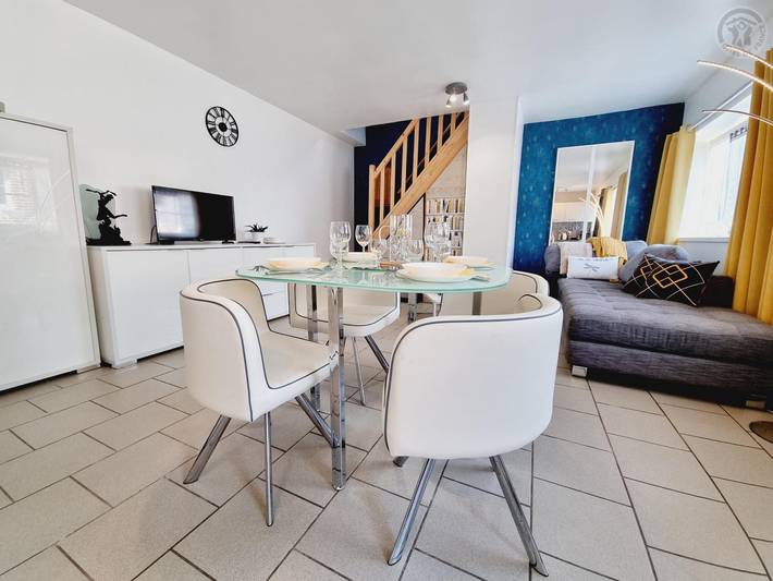 Gîte pour 4 personnes, avec jardin dans Cartignies