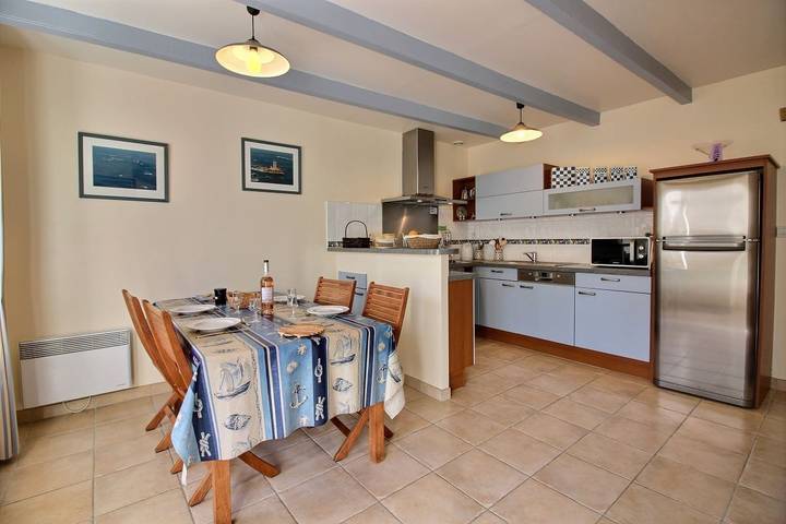 Gîte pour 4 personnes, avec jardin dans Île-Grande - 3