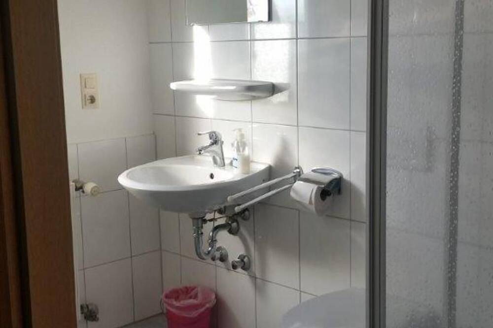 Dz mit Du/Wc - Neubau - Adler Gaststube Hotel Biergarten in Bad Rappenau, Kraichgau