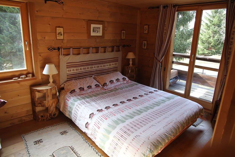 Authentic, comfortable 20-person chalet close to resorts ❄️ in Vallorcine, Bonneville region