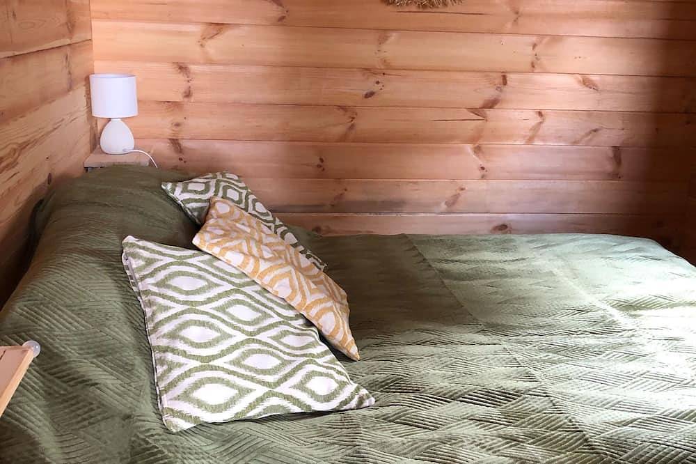 Charming chalet in the Luberon region Perfect comfort for two people in Cavaillon, Regionaler Naturpark Luberon