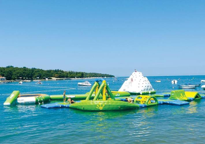 Camping für 6 Personen, mit Kinderpool und Pool sowie Terrasse in Lanterna - 2