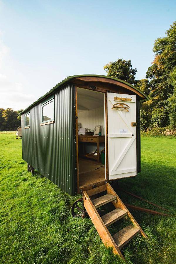 Camping für 2 Personen, mit Terrasse und Whirlpool sowie Garten und Pool in Irland