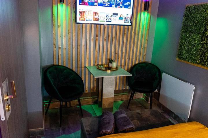 Gîte pour 2 personnes, avec sauna et jacuzzi à Mons-en-Barœul - 2