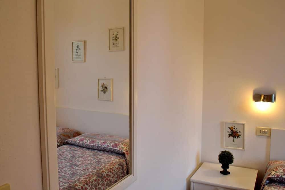 Entire apartment, Cozy apartment within walking distance of sandy beach in Capoliveri, Elba