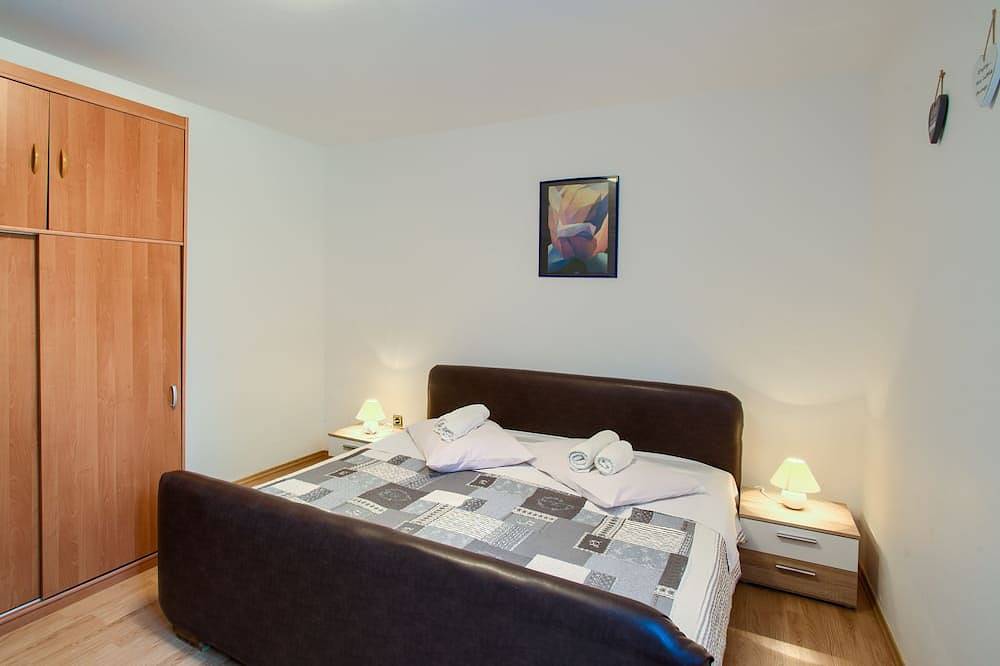 Ganze Wohnung, Laviki 3 Schlafzimmer App am Pool in Vinkuran, Südküste Istrien