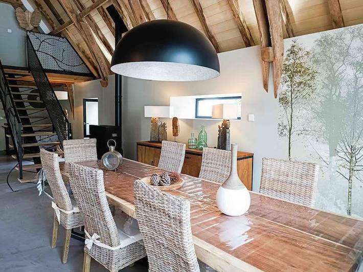 Location de vacances pour 8 personnes, avec piscine ainsi que jardin et jacuzzi à Leyme - 4