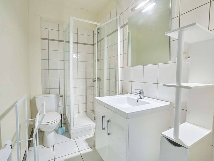 Studio entier, Studio lumineux en centre-ville avec balcon et animaux admis in Cazaubon, Gers