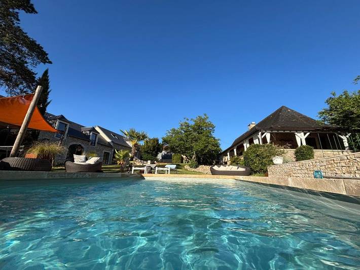 Location de vacances pour 2 personnes, avec piscine et terrasse ainsi que jardin et vue à Cuzance - 3