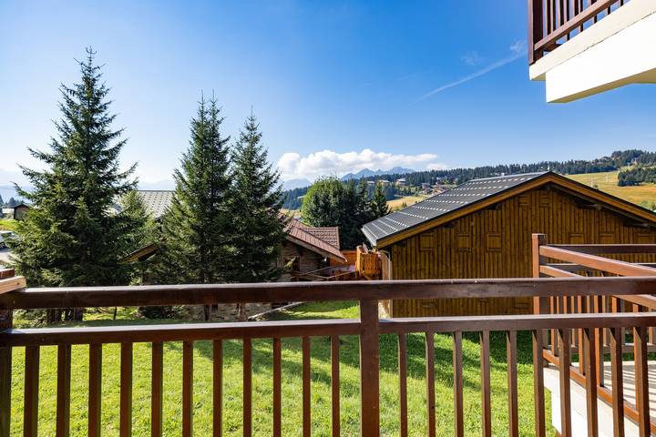 Entire apartment, Holiday Apartment "Les Saisies" Ski in/ski Out in Les Saisies, Albertville region