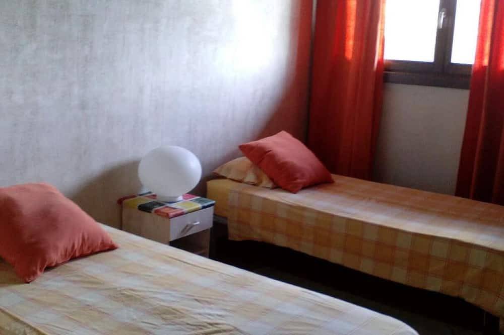 Nahuja I - Fünf Schlafzimmer Kleines Landhaus, Schläft 12 in Nahuja, Parc naturel régional des Pyrénées catalanes