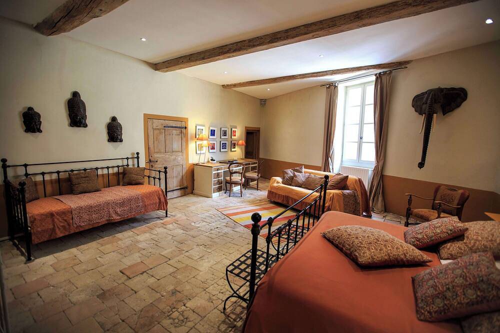 Charming estate - Ideal for groups, 7 bedrooms and more in Sernhac, Nimes und Umgebung