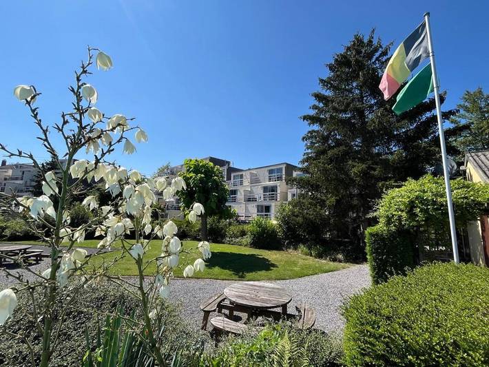 Appartement de vacances pour 2 personnes, avec balcon et piscine ainsi que jardin et vue