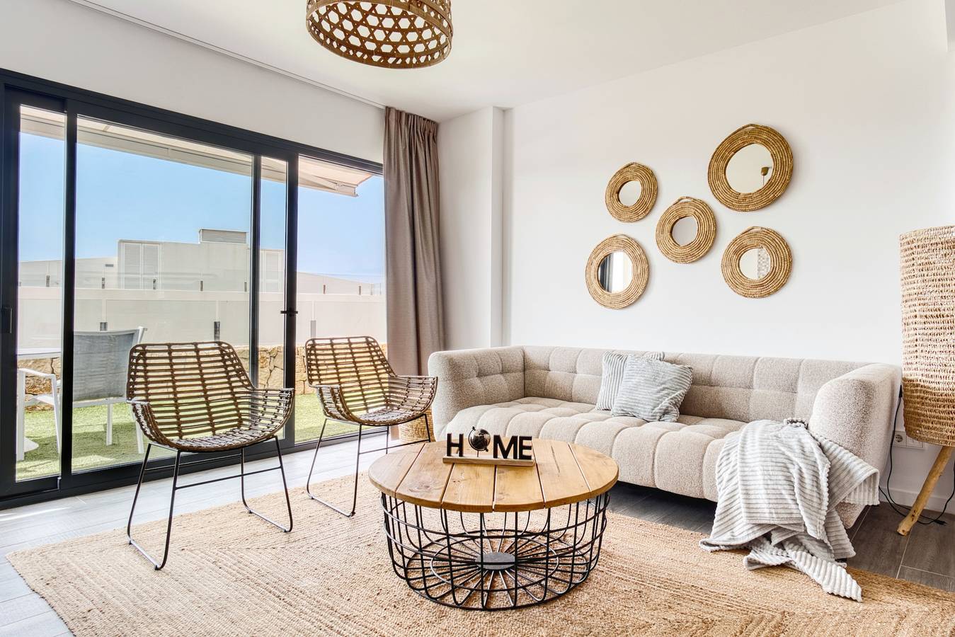 Apartamento entero, Apartamento 'Izabell' con vistas a la montaña, piscina compartida y Wi-Fi in Golf Bahia, Finestrat