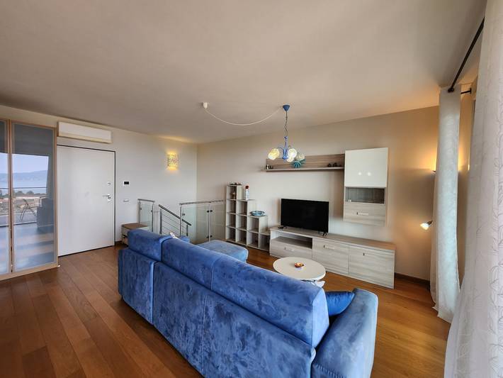 Ganze Wohnung, Ferienwohnung 'Alba Seeblick Pool' mit Seeblick, Gemeinschaftspool und Klimaanlage in Maderno, Toscolano-Maderno