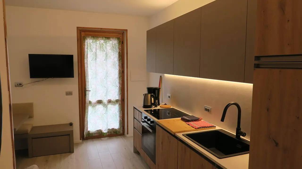 Geheel vakantieappartement, Vakantieappartement voor 4 personen met tuin in Pur, Ledro