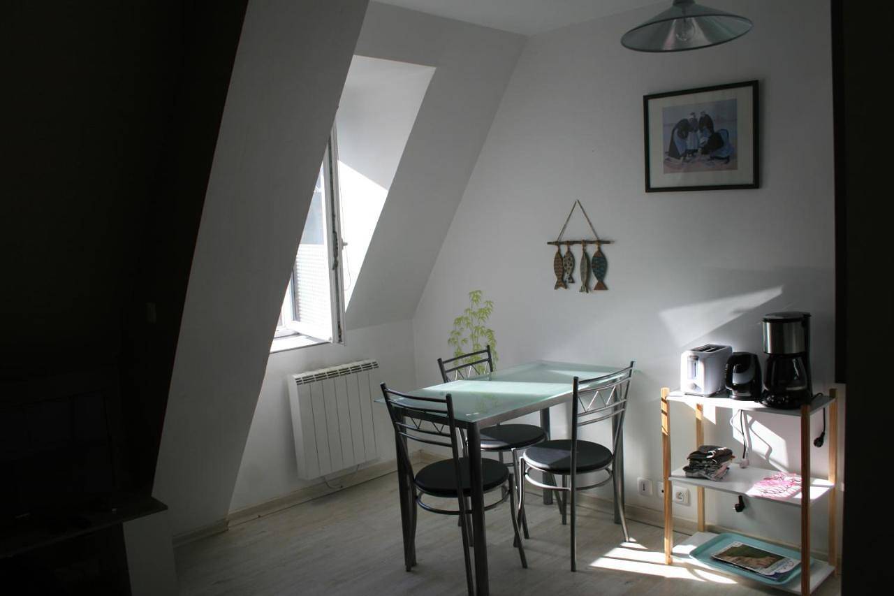 Appartement entier, Studio with Sofa Bed in Ault, Région d'Abbeville