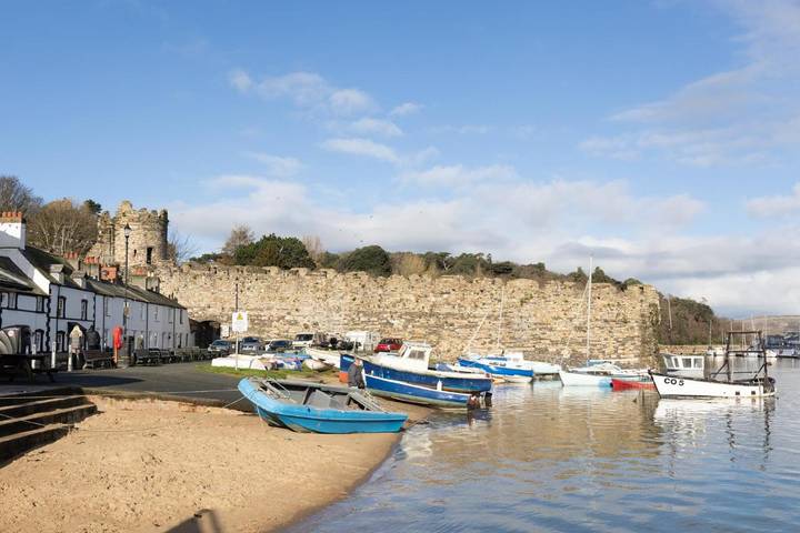 Holiday rental for 4 people, with Terrace and Garden as well as View in Conwy