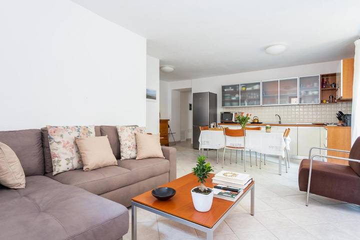 Appartamento per 5 persone, con Terrazza e Giardino a Tempio Pausania