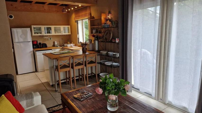 Location de vacances pour 4 personnes, avec piscine ainsi que jardin et vue, animaux acceptés à Blauzac - 4