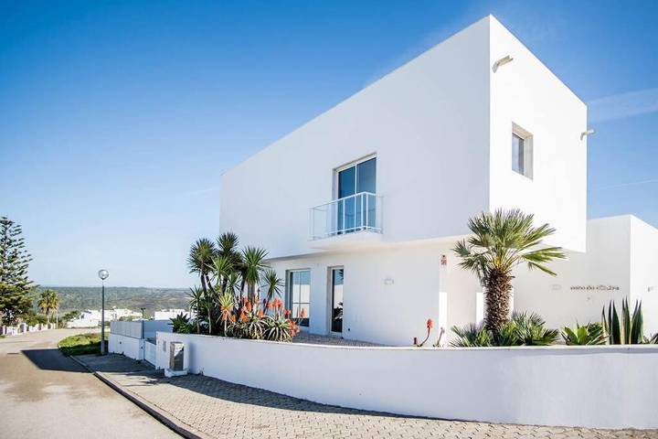 Ferienhaus für 12 Personen, mit Pool und Garten sowie Ausblick, mit Haustier in Aljezur