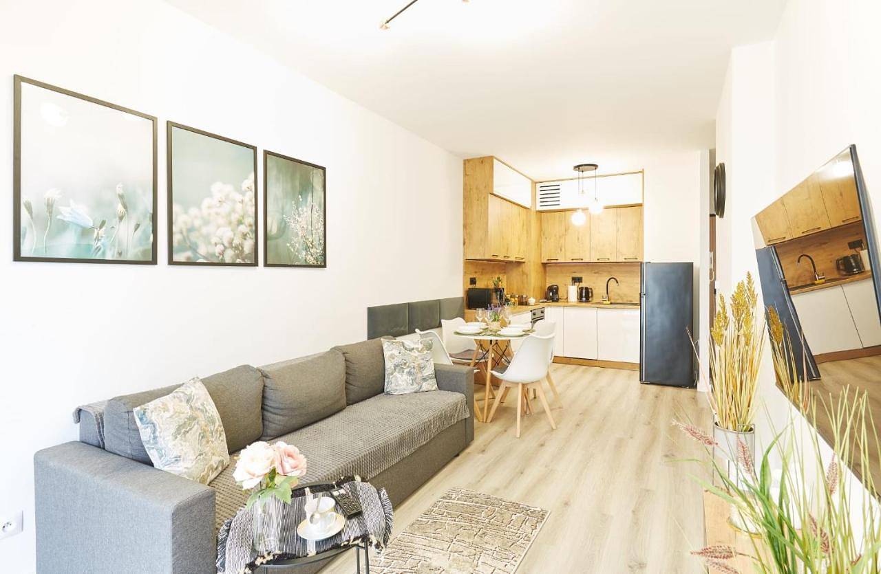 Cały apartament, Pileckiego Apartment Ii by Jumpinhere in Nowy Dwór Mazowiecki, Mazowsze