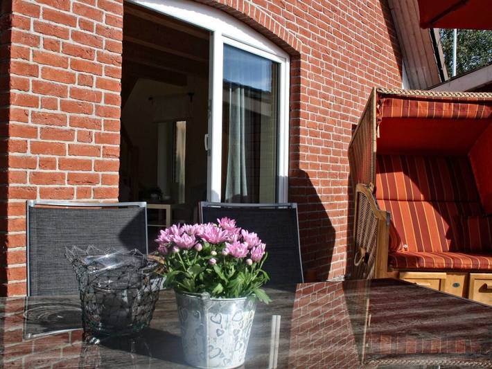 Ganze Ferienwohnung, Beeck: tolle Fewo mit Terrasse und Strandkorb - Beeck: Fewo mit Terrasse und Strandkorb in Oeversee, Grünes Binnenland