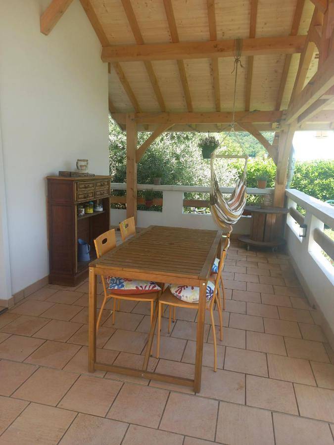 Location de vacances pour 8 personnes, avec terrasse à Brison-Saint-Innocent - 4