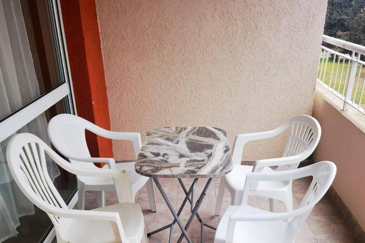 Ganzes Studio, Studio für 4 Personen mit Pool in Sonnenstrand, Oblast Burgas