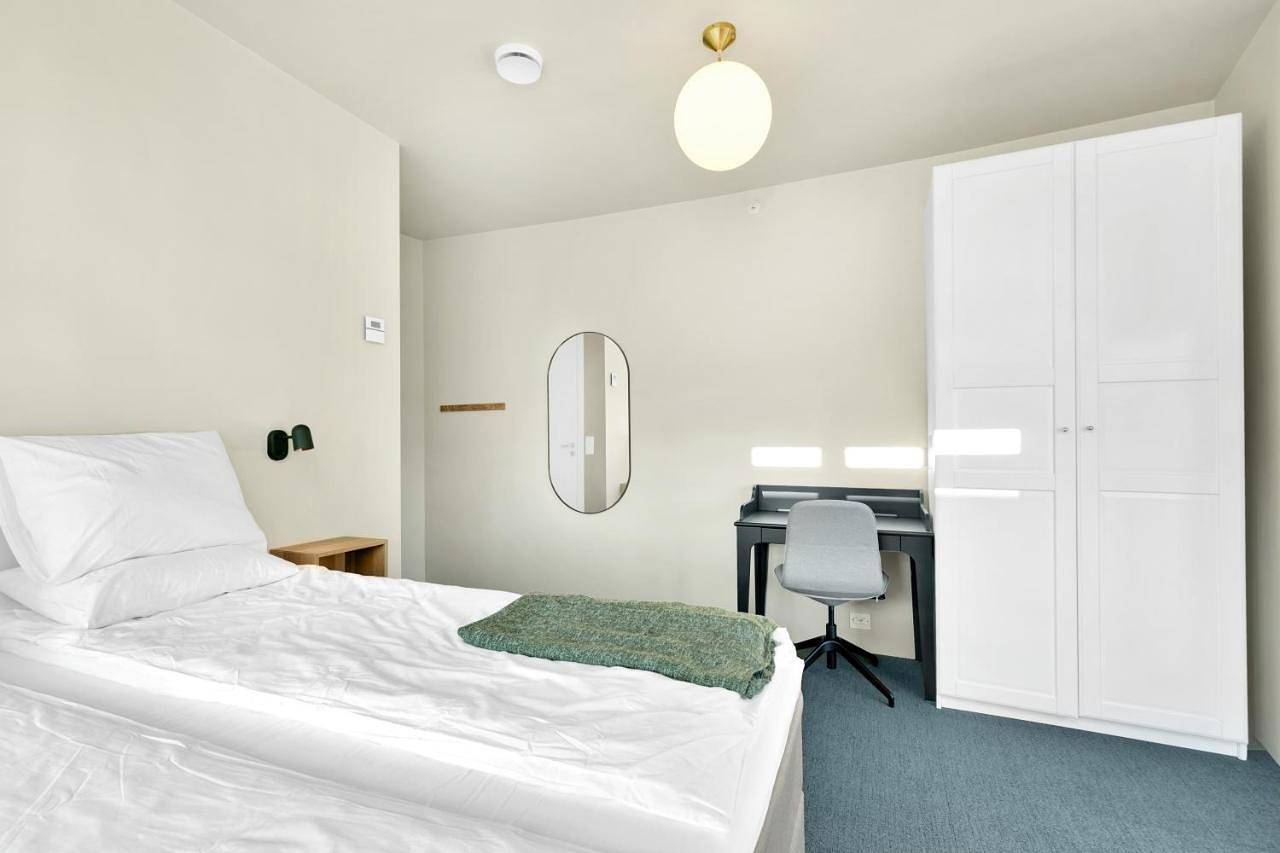 Central Guest House - Bedroom with en suite Bathroom in Stavanger