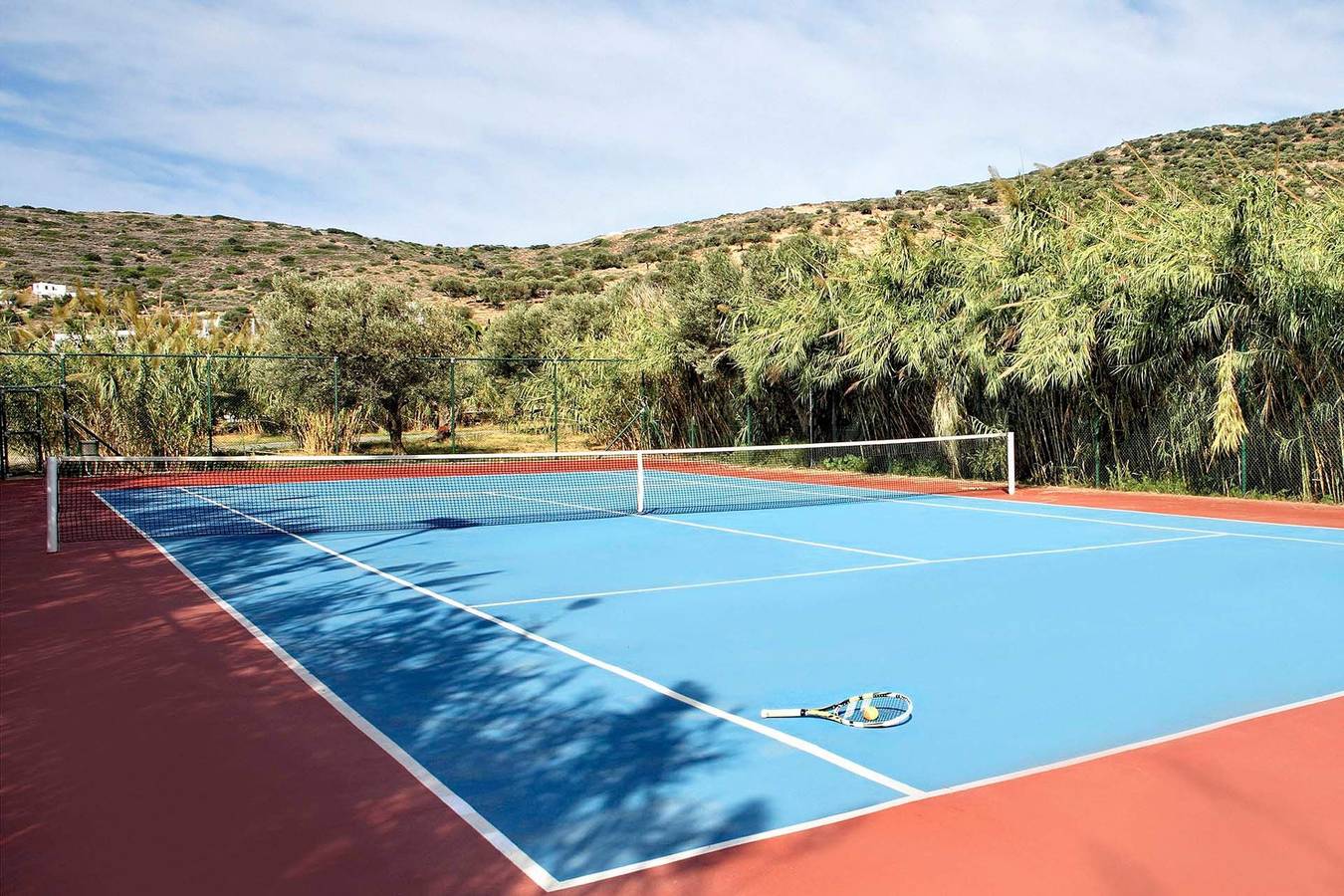 Thrilling Sifnos Villa | Villa Hedwig | 9 Bedrooms | Private Saltwater Pool | Bbq Facilities | Shaded Outdoor Dining Area | Private Garden | Private Basketball and Tennis court | Private Gym | Vathi in Playa de Vathi, Cícladas