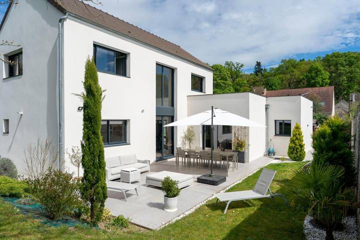 Location de vacances pour 7 personnes, avec jardin et vue à Montigny-sur-Loing