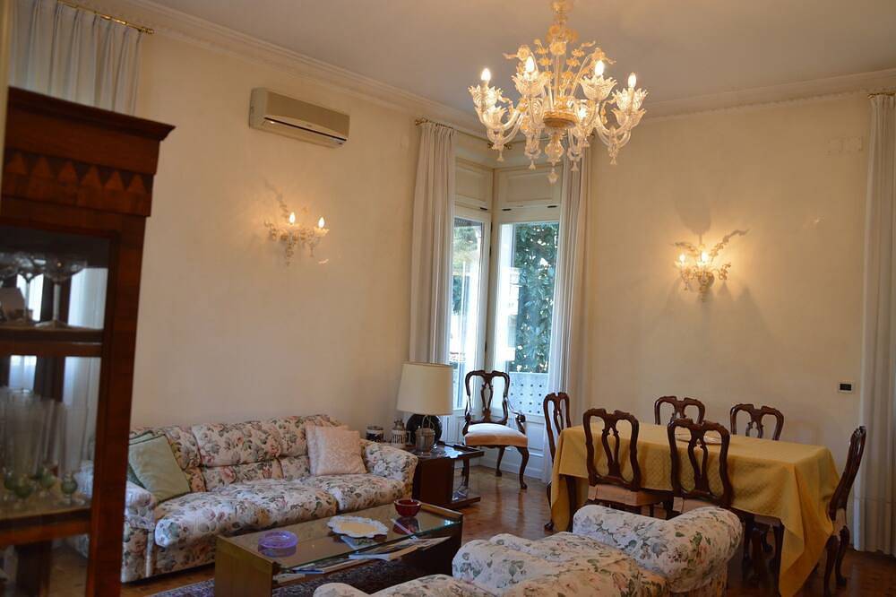 Ganze Wohnung, Elegant in der Villa Liberty Venedig - Lido in Lido di Venezia, Venedig