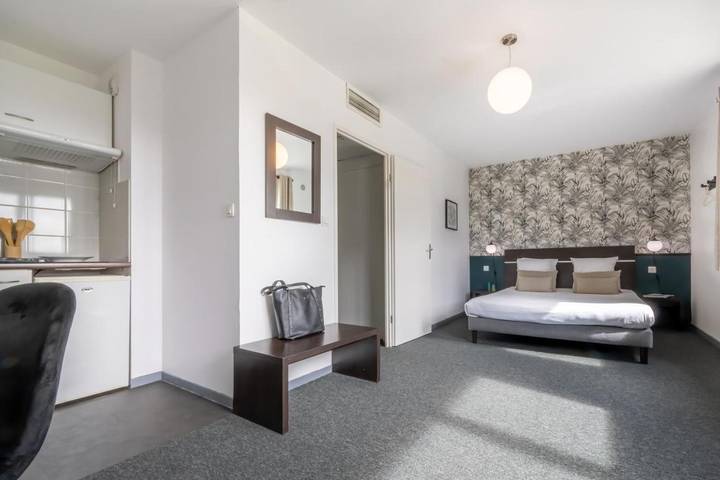 Location de vacances pour 2 personnes, avec jardin ainsi que sauna et piscine, animaux acceptés à Toulouse - 2