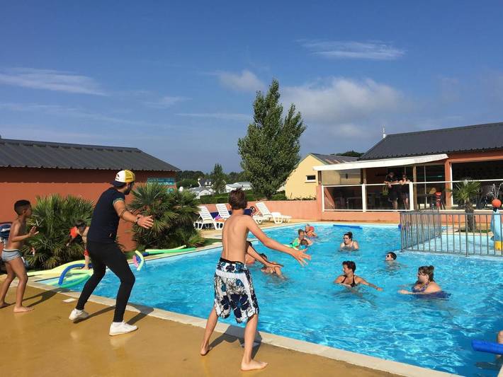 Camping pour 6 personnes, avec piscine, animaux acceptés