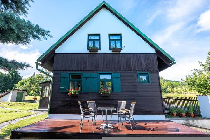 Ferienwohnung für 8 Personen, mit Garten und Terrasse sowie Pool, mit Haustier - 1