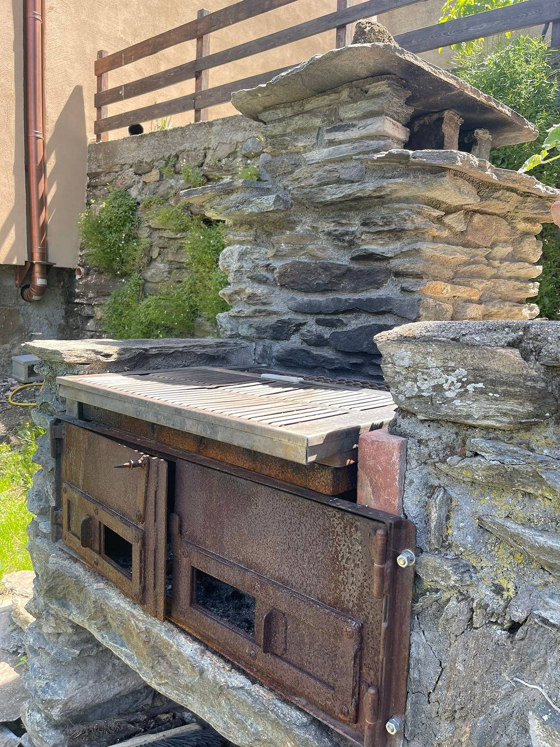 Appartamento intero, Appartamento "Lo Soleil" con vista sulle montagne, giardino e Wi-Fi in Arvier, Comune di Arvier