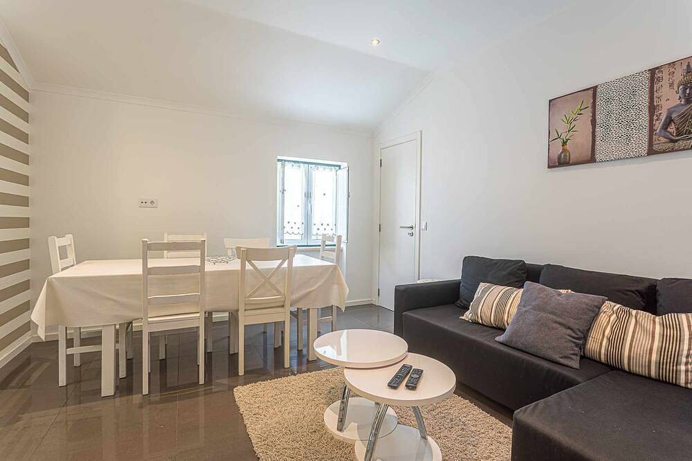 Appartamento vacanze a Oeste a partire da 116€ a notte