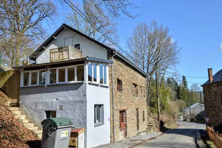 Ferienhaus für 30 Personen, mit Sauna und Whirlpool sowie Garten, mit Haustier - 1