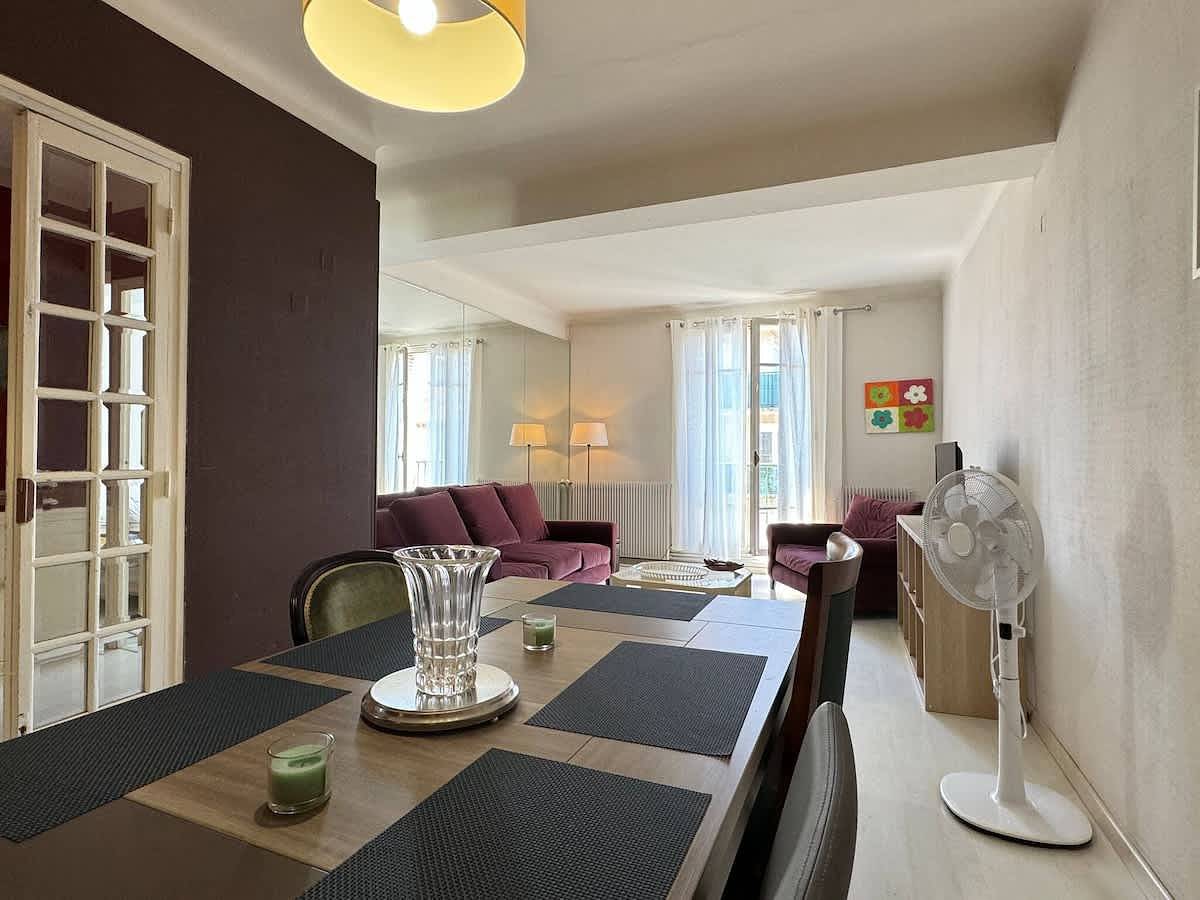 Apartamento entero, Charming 2-Bedroom Apartment in Béziers City Centre with Parking in Béziers, Côte d'Améthyste