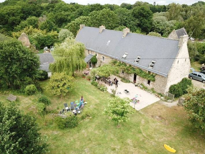 Location de vacances pour 2 personnes, avec vue ainsi que terrasse et jardin à Landévant - 3