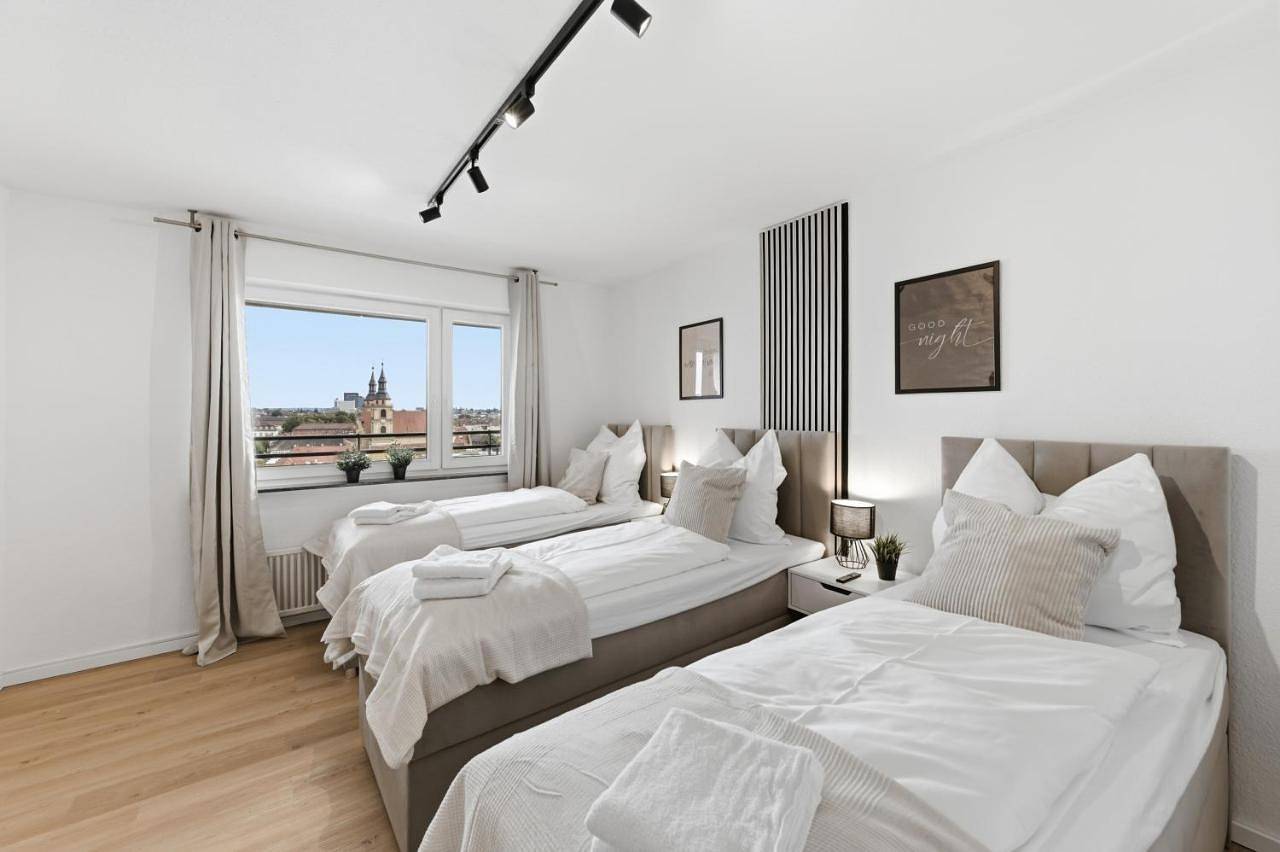 Ganze Wohnung, Malu Rooms - Über den Dächern der Stadt, Zentrum, Parkhaus, Panorama, Terrasse, höchste Fewo der Stadt in Ludwigsburg, Landkreis Ludwigsburg