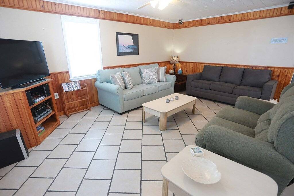 Crusty Crab - Boat Access - Island Realty in Grand Isle, Jefferson Parish