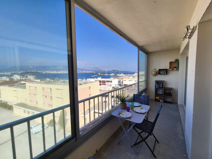 Entire holiday apartment, 4 sleeps, Wifi, A/C, See view, all on foot in Saint-Mandrier-sur-Mer, Mediterranean Coast (France)