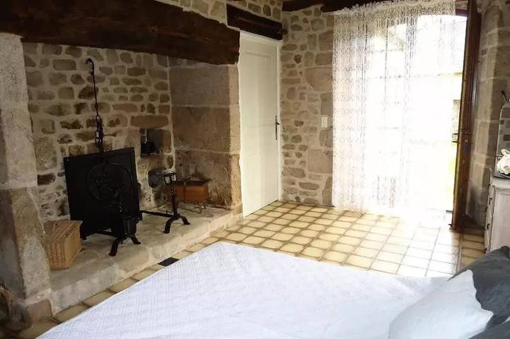 Location de vacances pour 5 personnes, avec terrasse à Saint-Martial-de-Gimel - 4